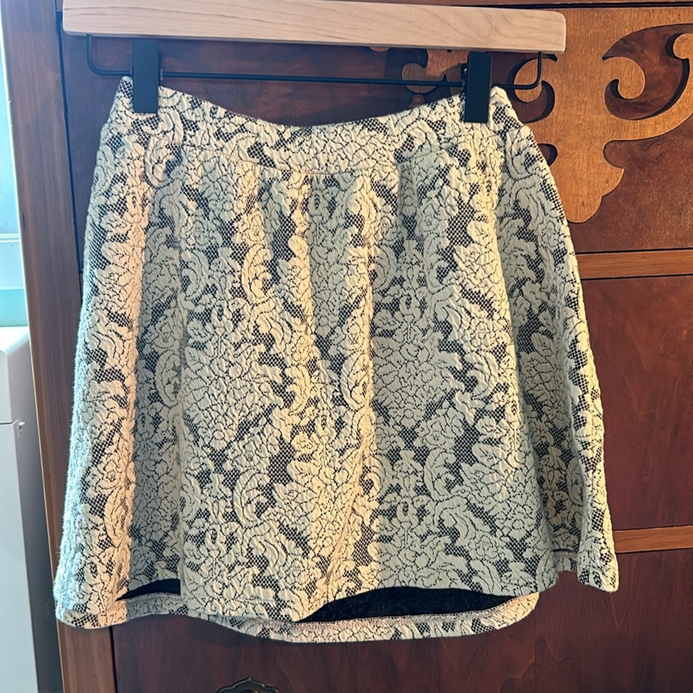 White cream mini skirt xs/s